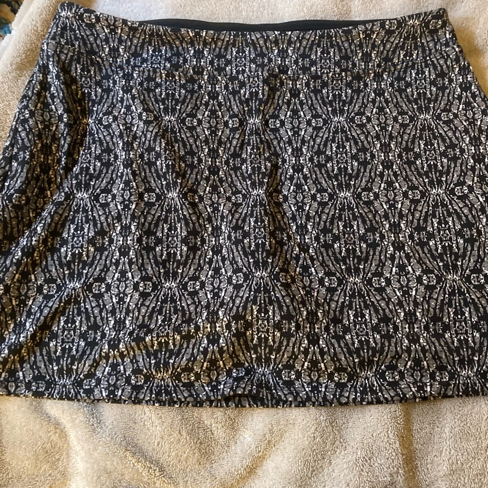 Tranquility size L skort